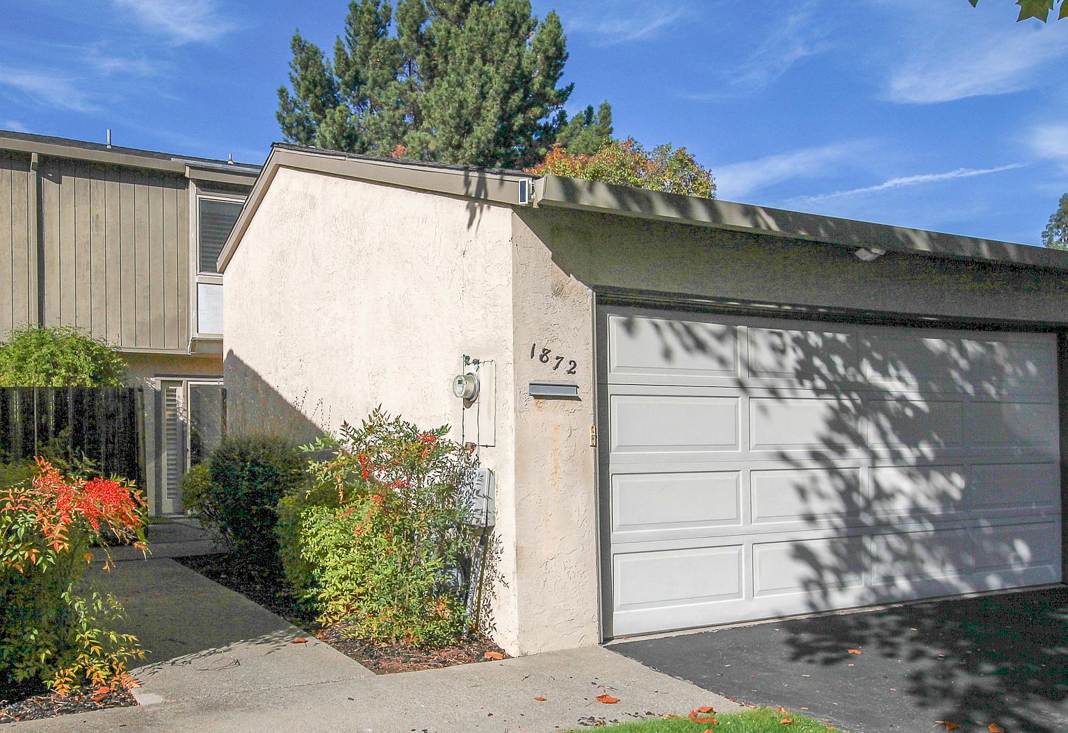 1872 Cannon Dr photo 3