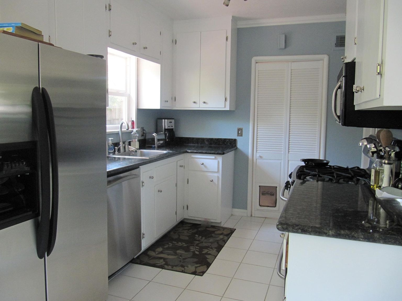 3233 McNutt Ave photo 2