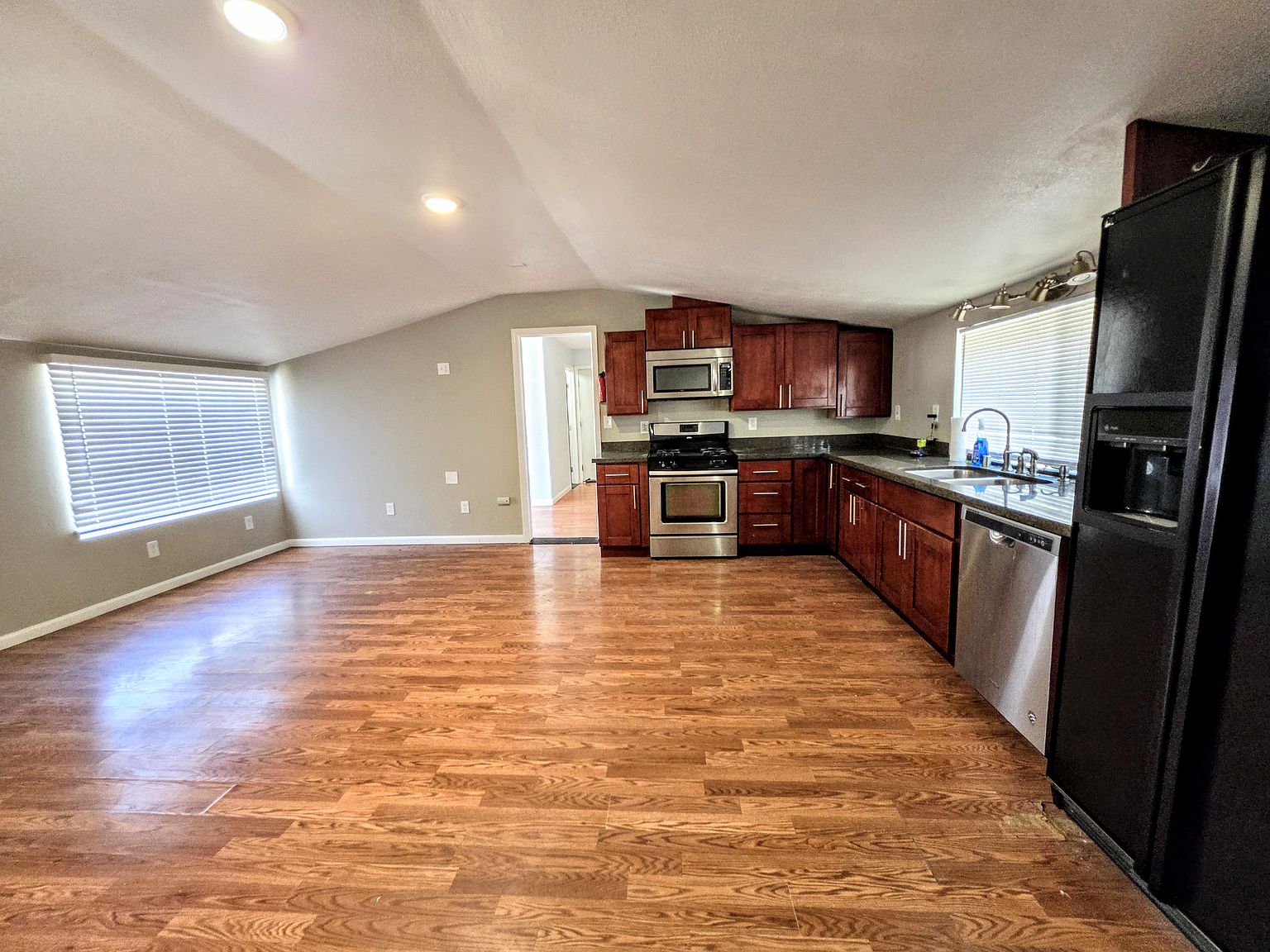 2962 Dorothy Dr photo 4