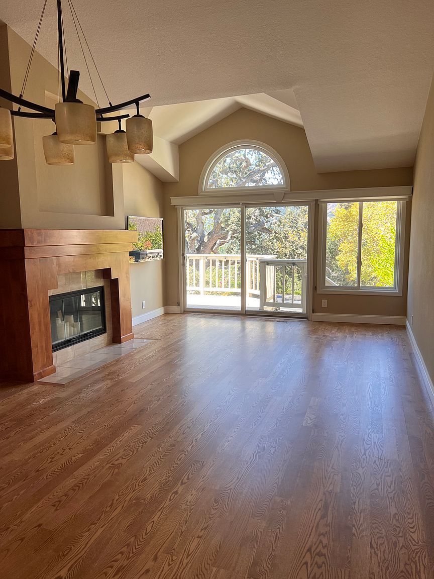 324 Beacon Ridge Ln photo 2