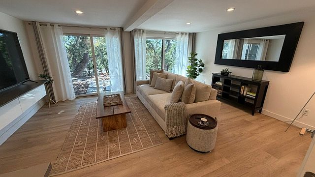 395 Nob Hill Dr photo 5