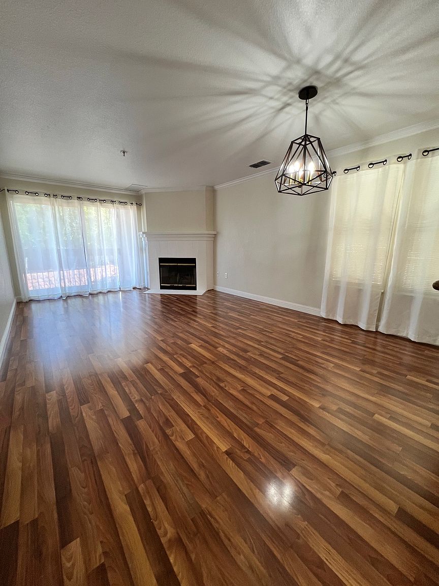 1321 S Villa Way photo 5