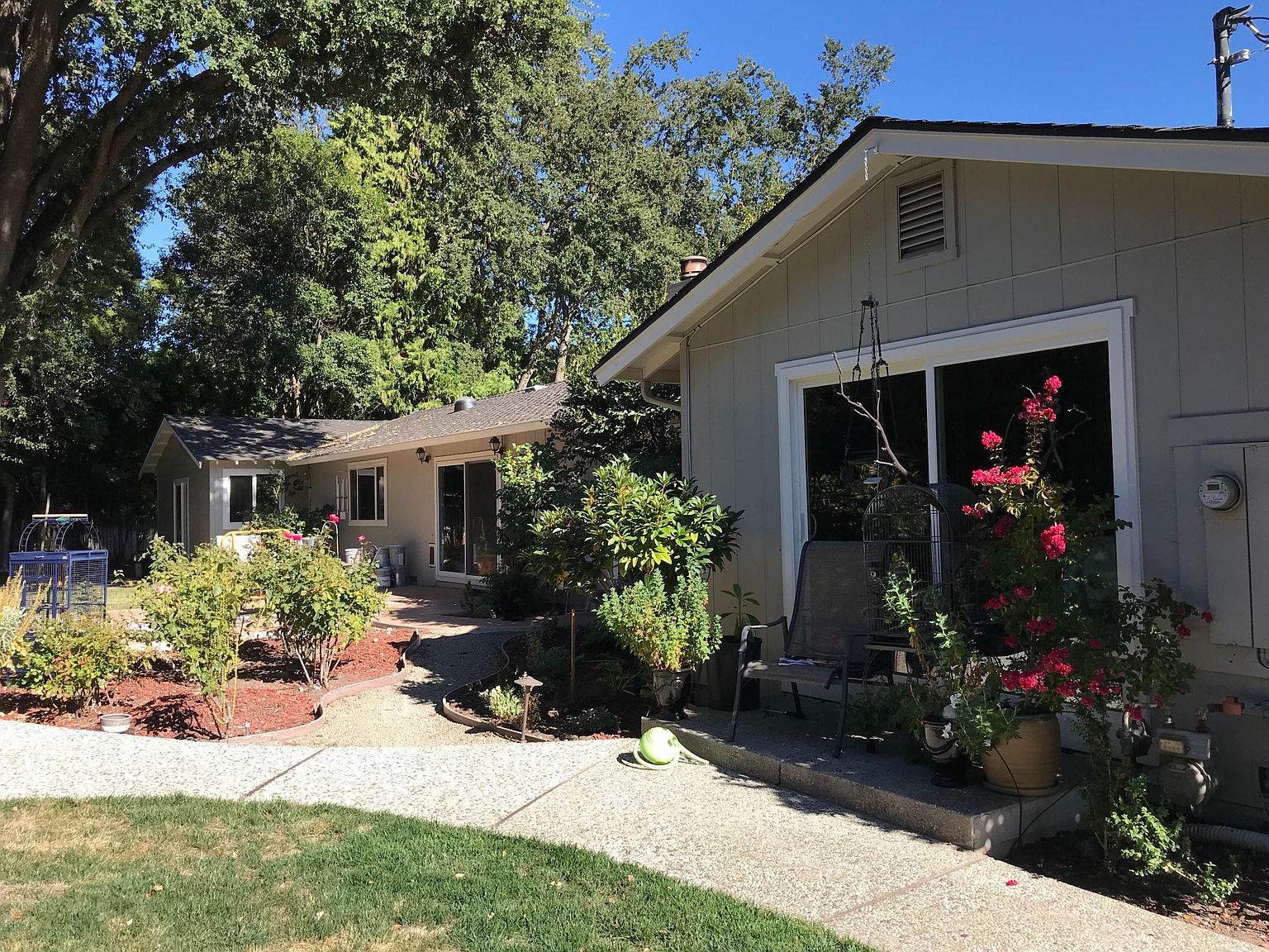 1490 Livorna Rd photo 2