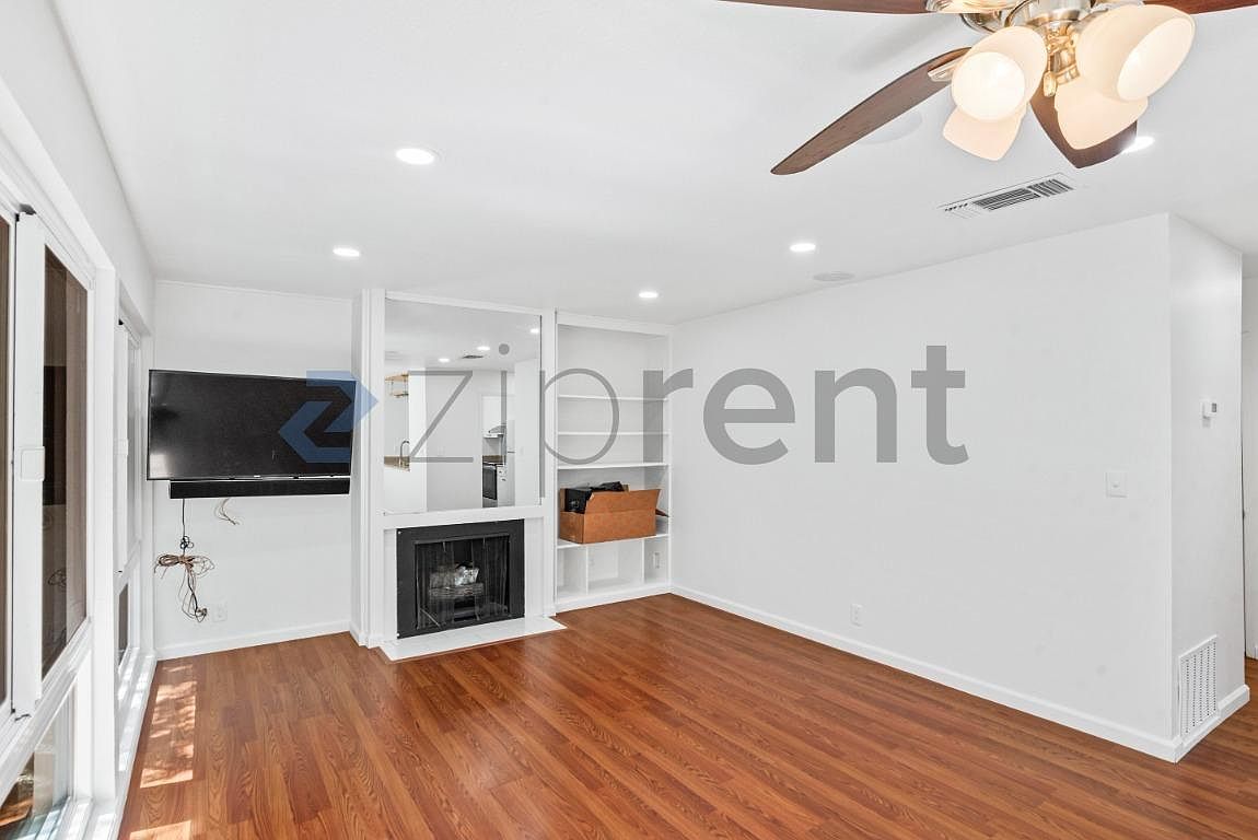 2101 Vanderslice Ct photo 5
