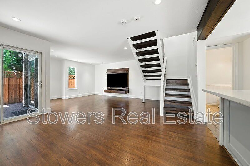 617 Garden Creek Pl photo 3