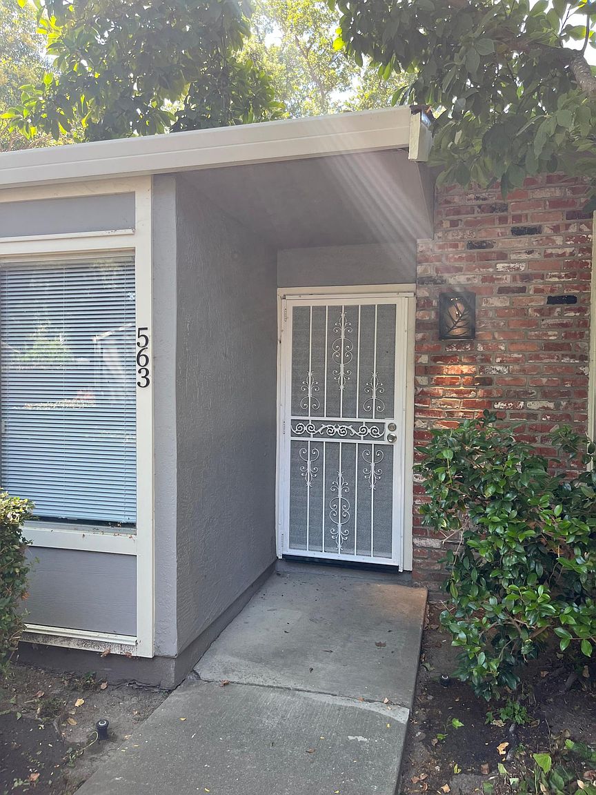 563 Sycamore Cir