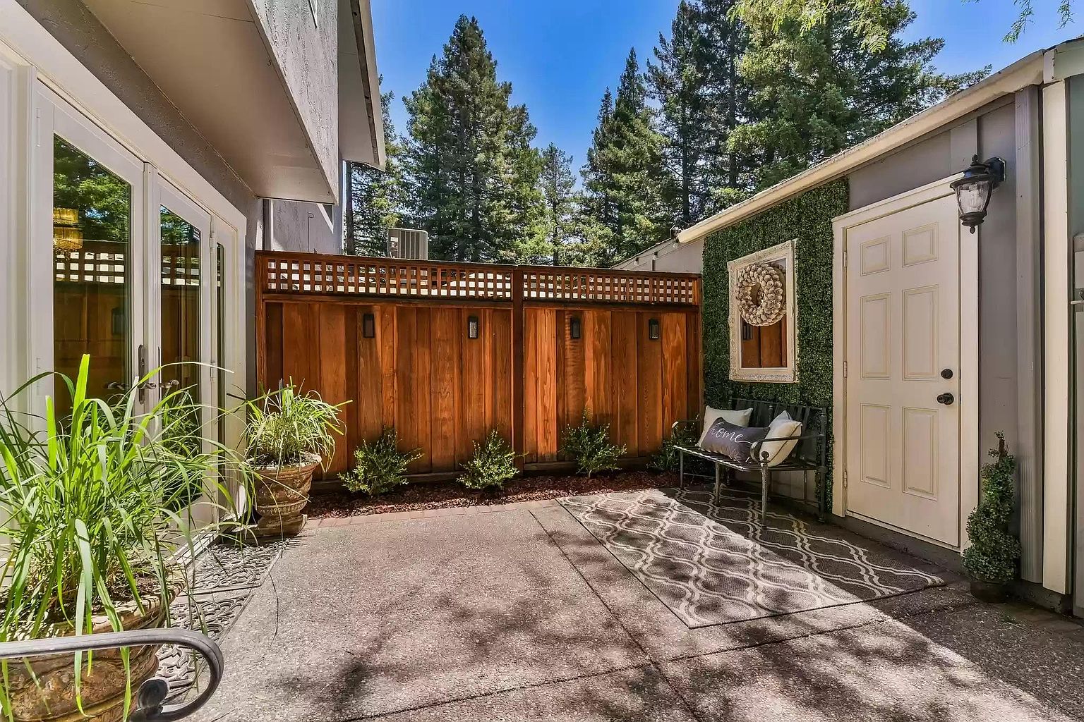 567 Sycamore Cir photo 4