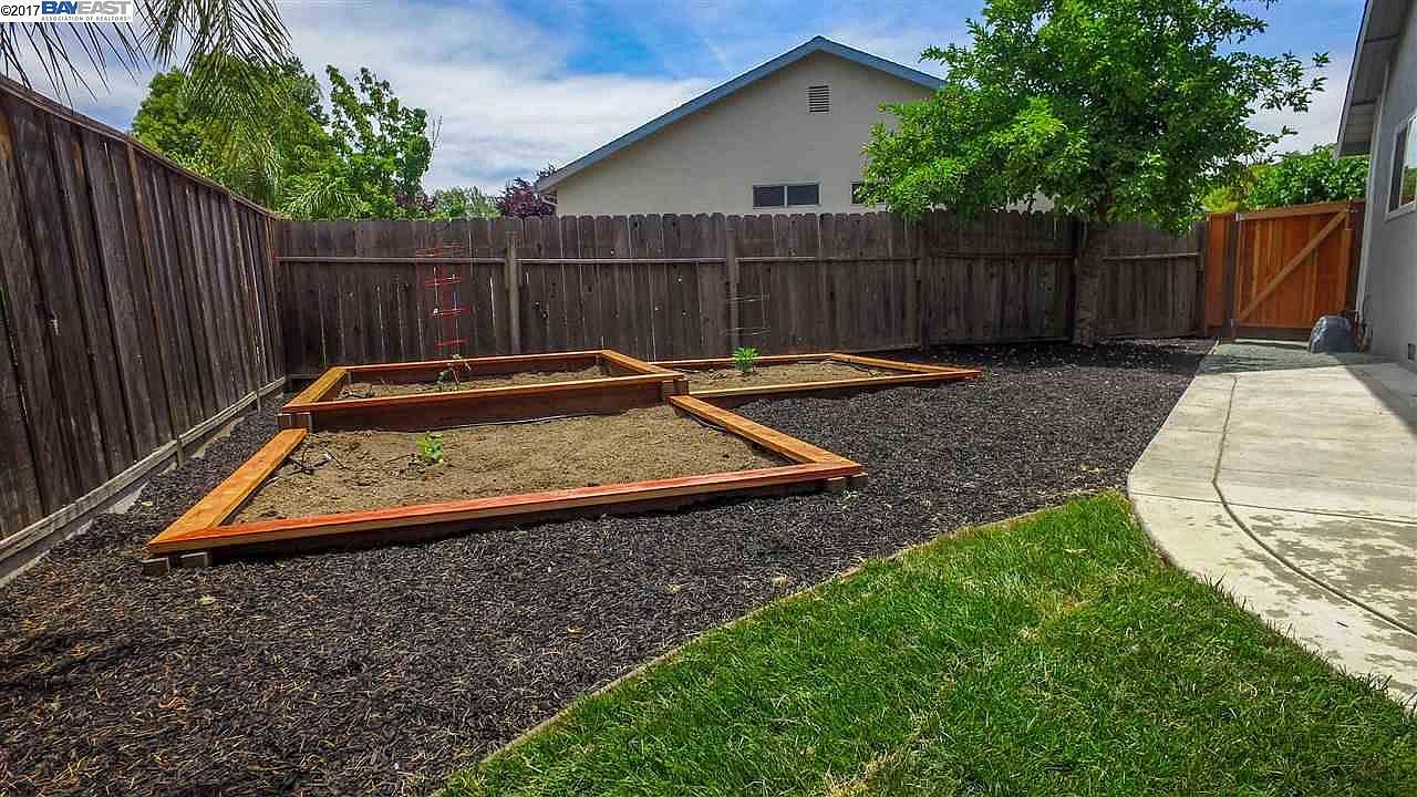 53 Bigelow Pl photo 3