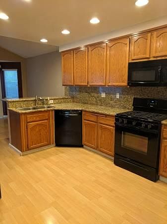 66 Springhaven Ct photo 4