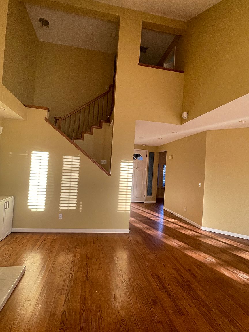 2140 Canyon Lakes Dr photo 3