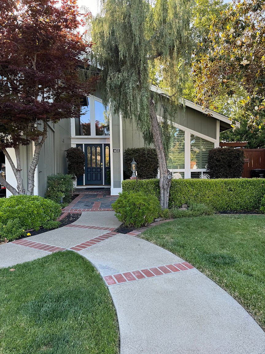 403 Jensen Ct photo 4