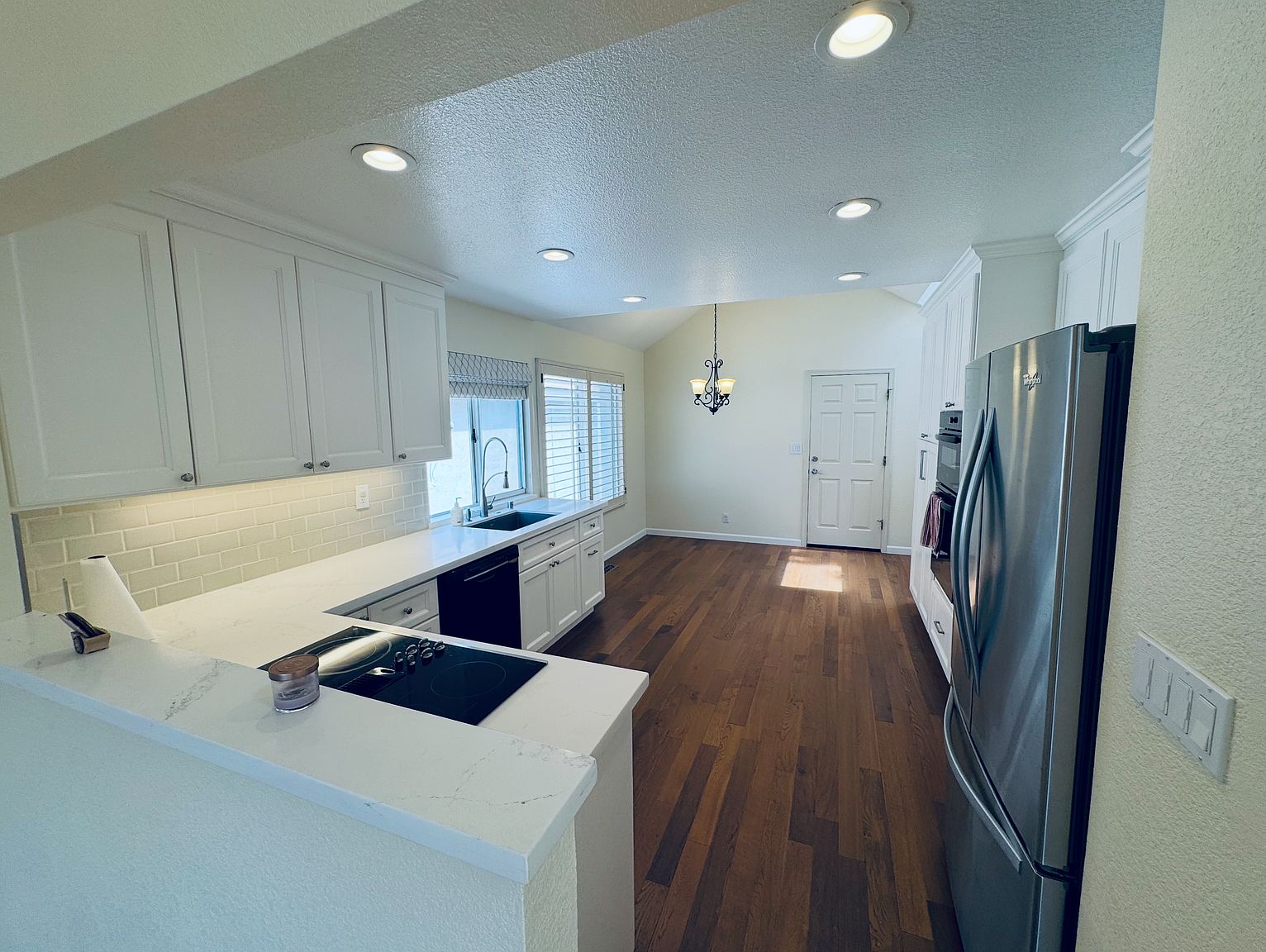 6120 Lakeview Cir photo 3