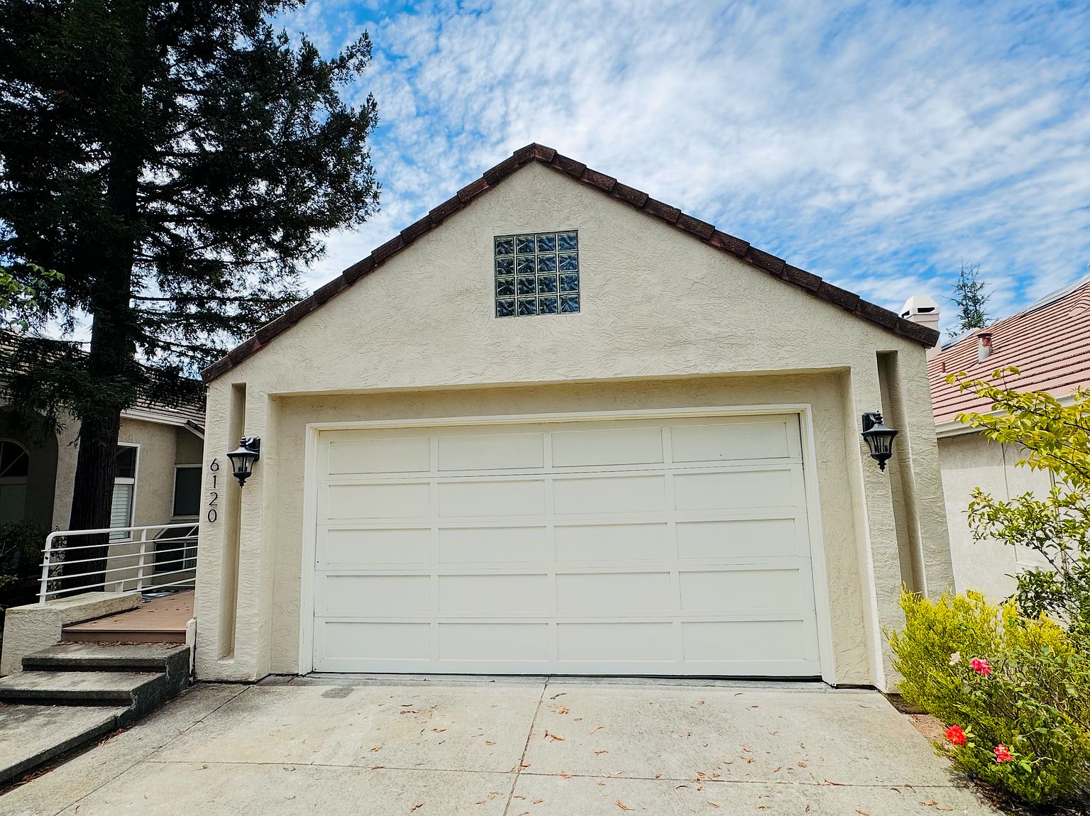 6120 Lakeview Cir photo 2