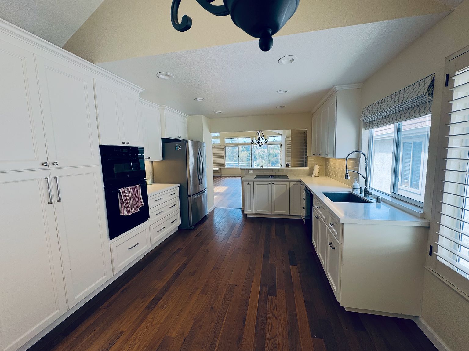 6120 Lakeview Cir photo 4