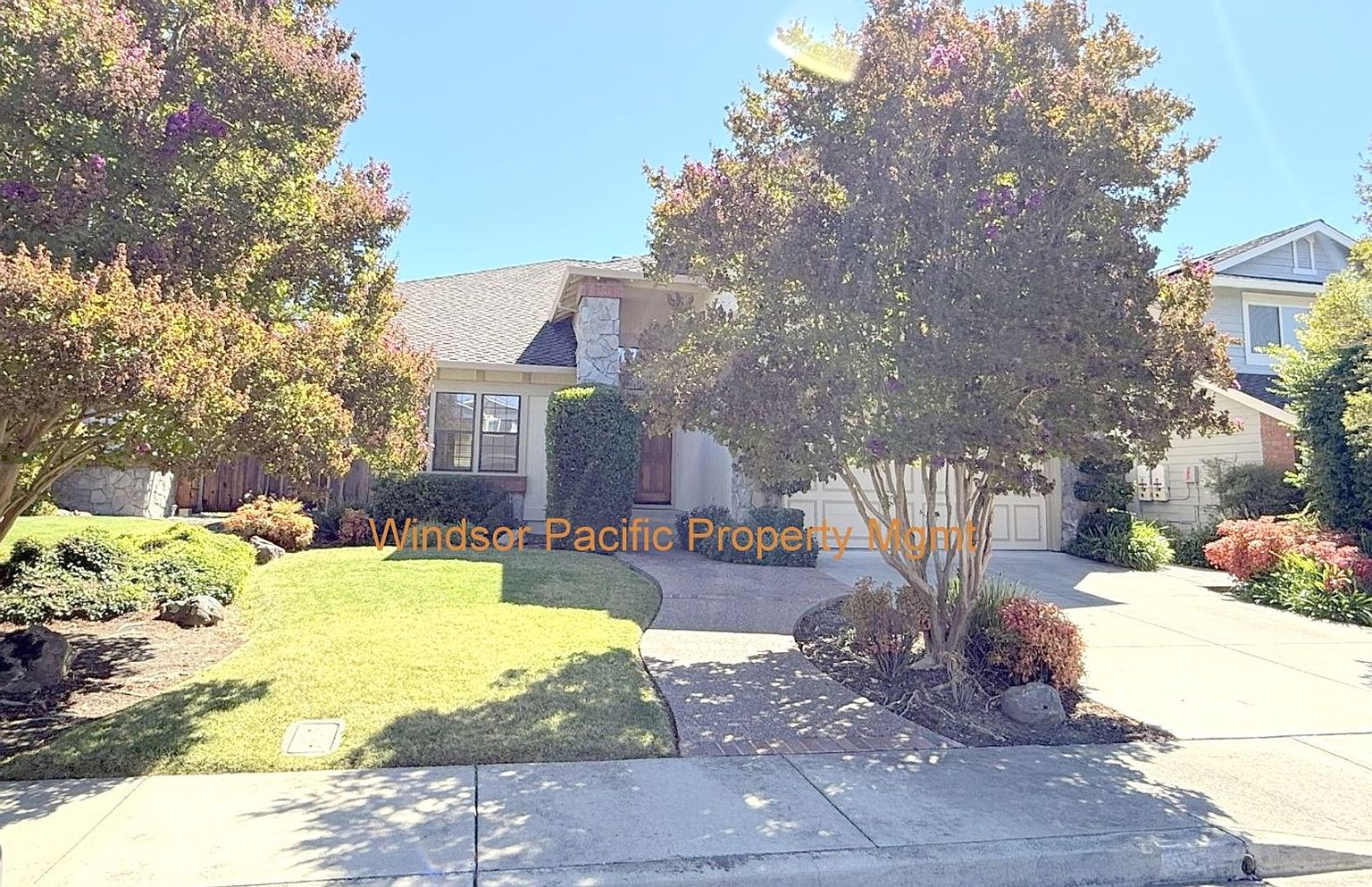 20 Stratford Ct photo 4