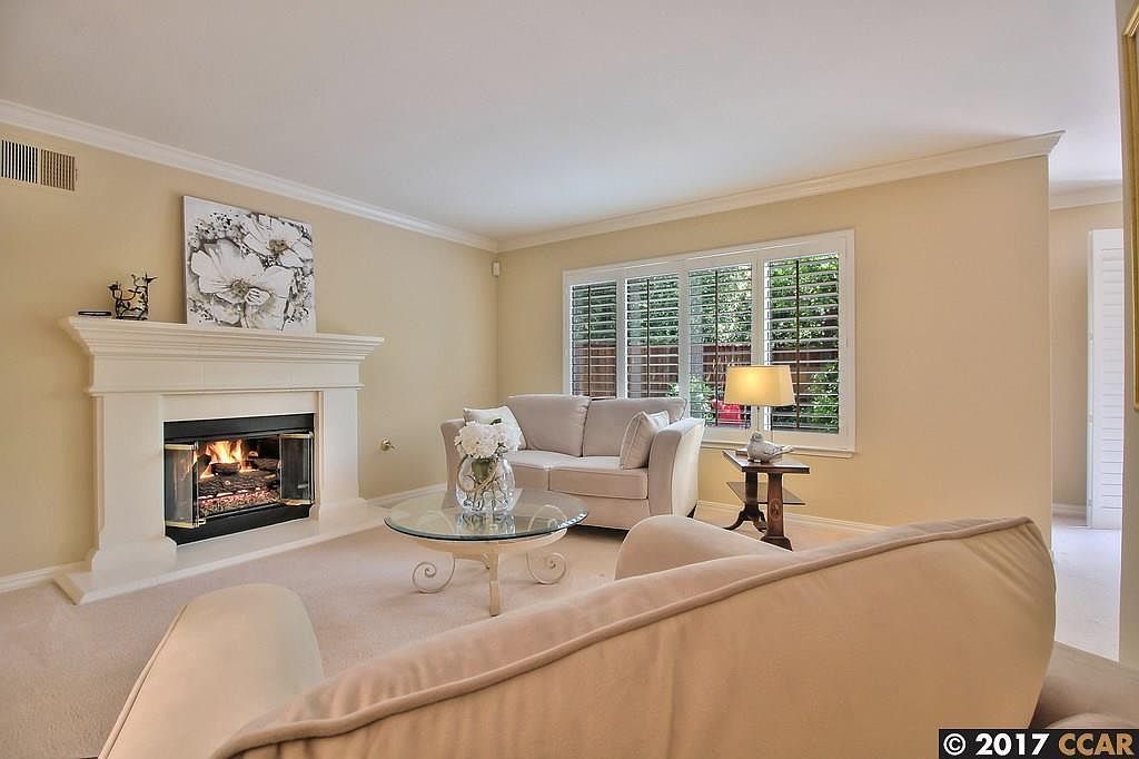 4BR/3BA Townhouse on S Blackbrush Ln · San Ramon photo 5