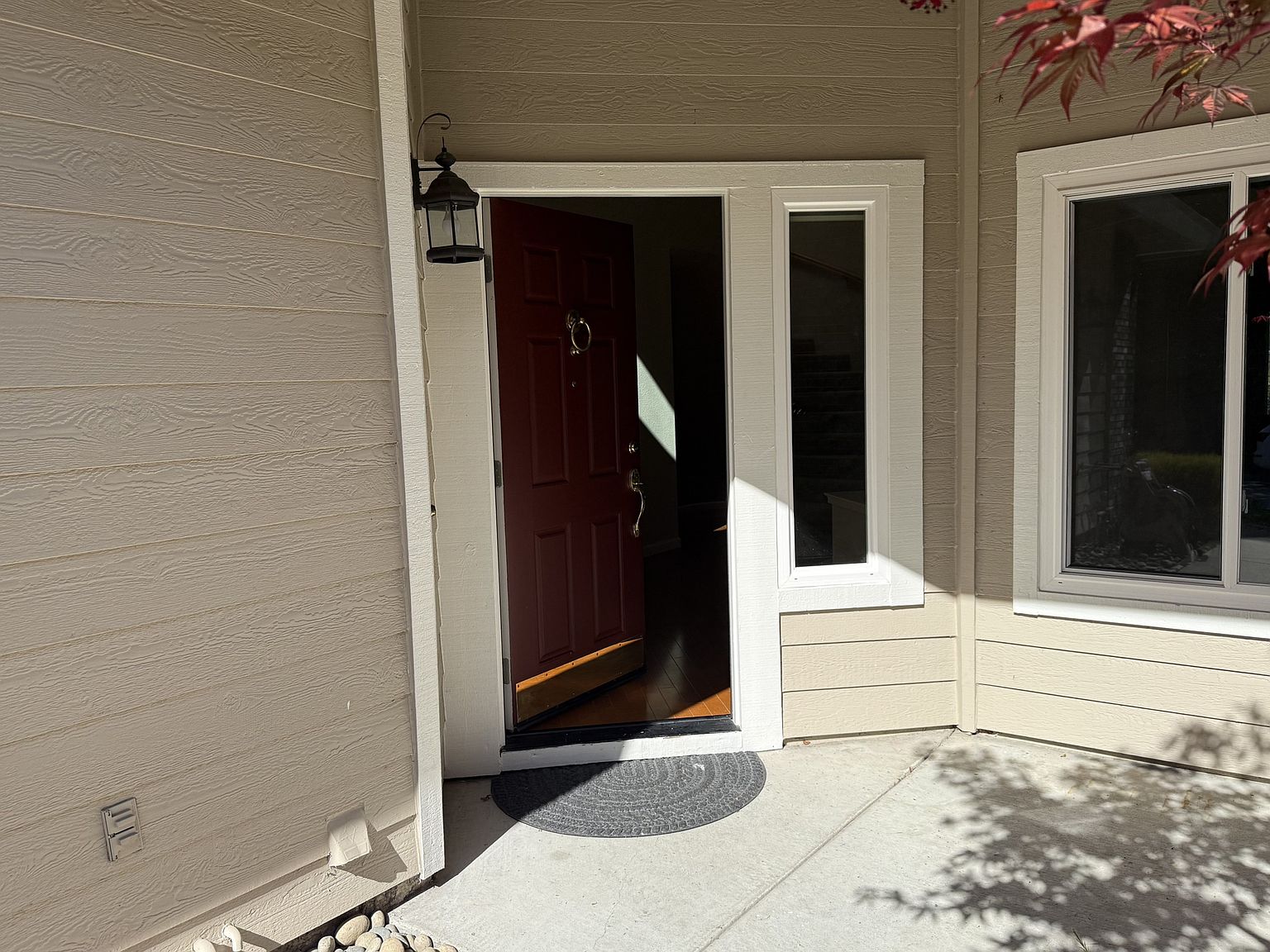 600 Bourne Ct photo 2