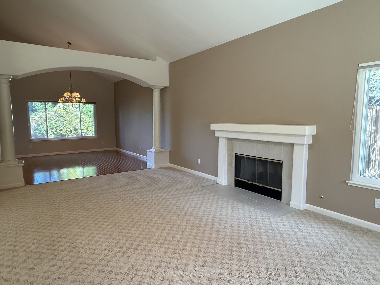 600 Bourne Ct photo 3