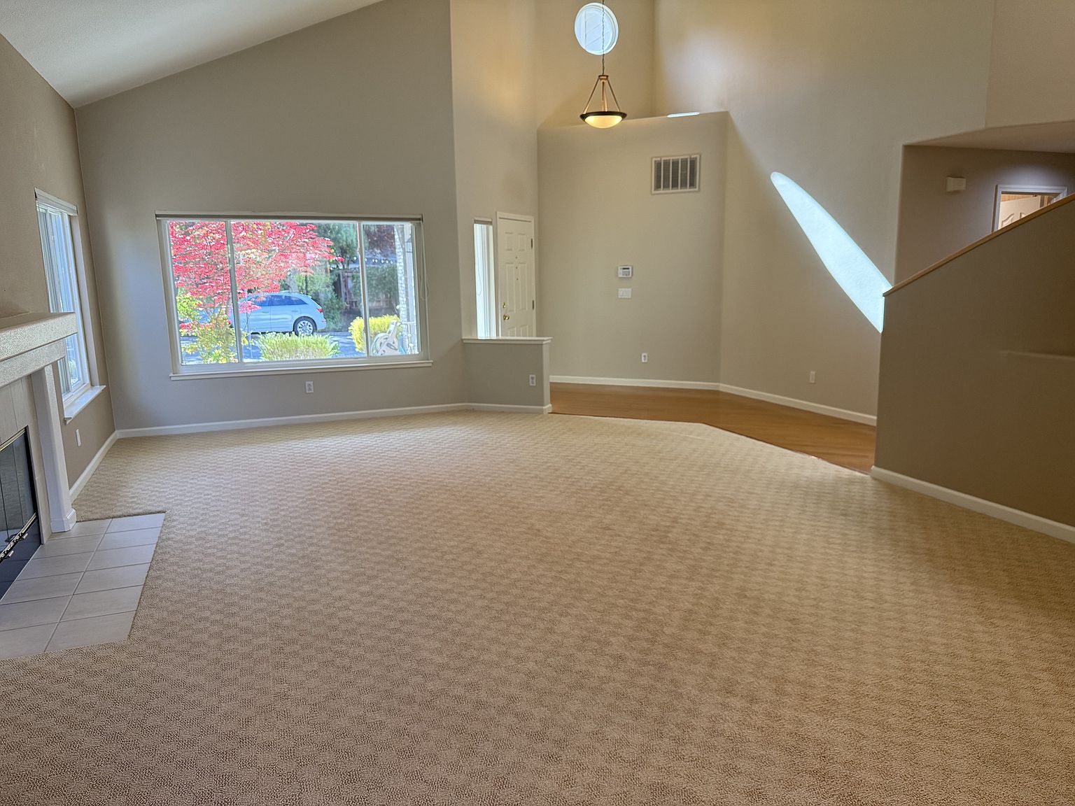 600 Bourne Ct photo 4