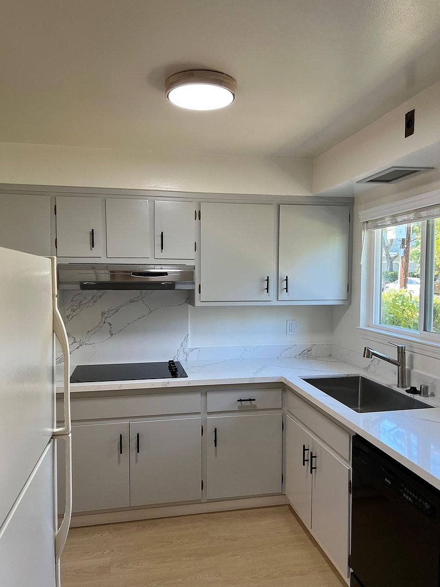 3577 Brook St photo 5
