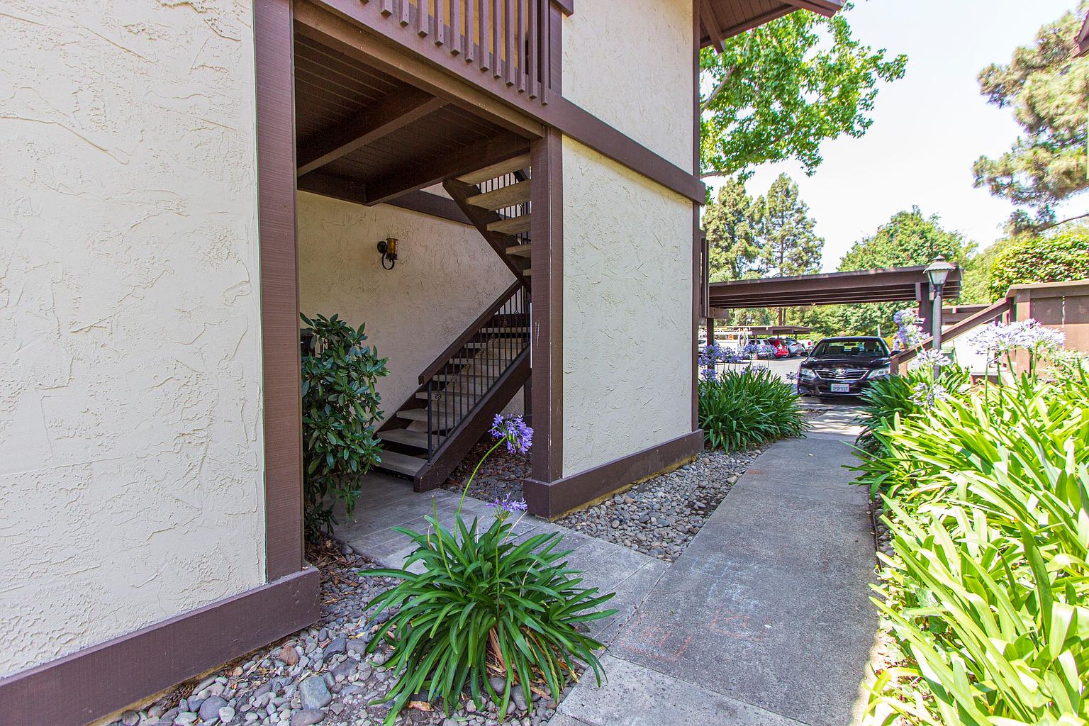 1367 Camino Peral photo 3