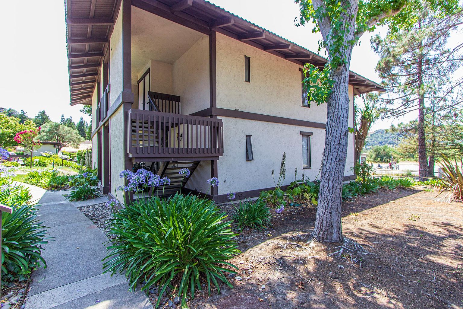 1367 Camino Peral photo 2