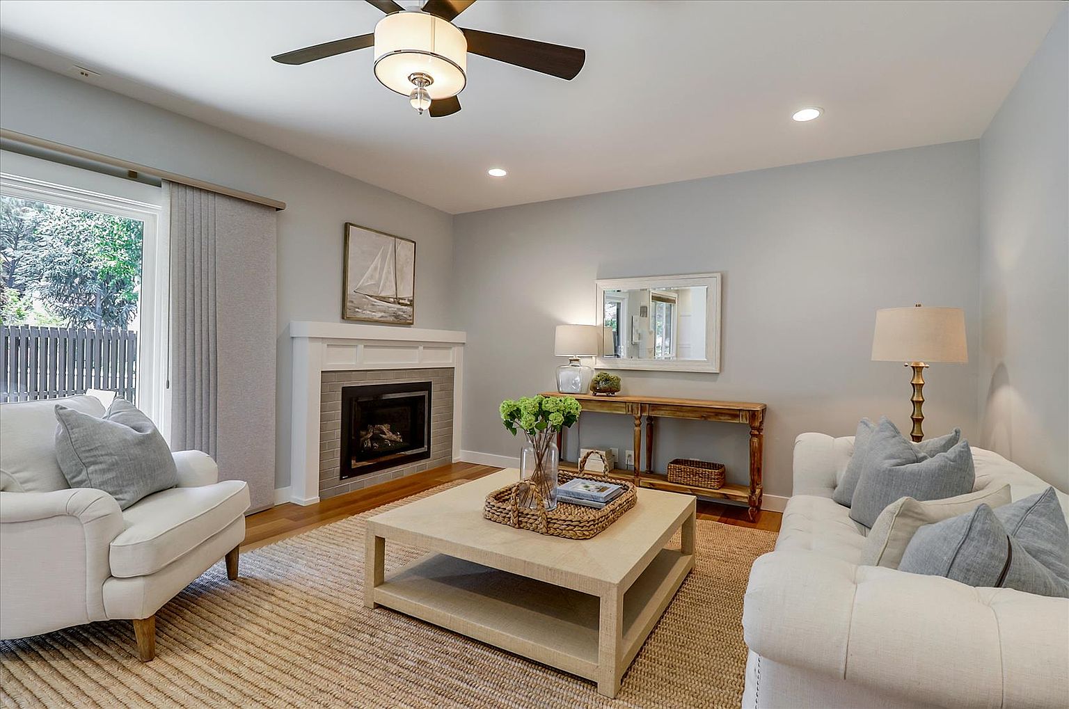 1515 Camino Peral photo 4