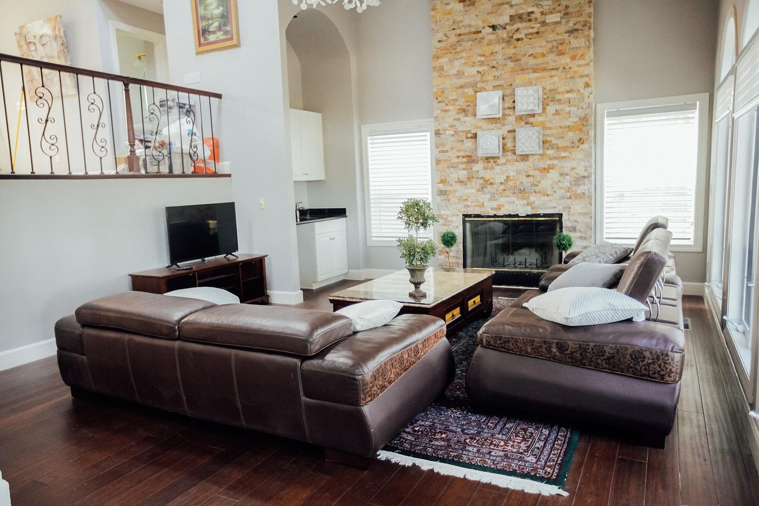 116 Lucille Way photo 3