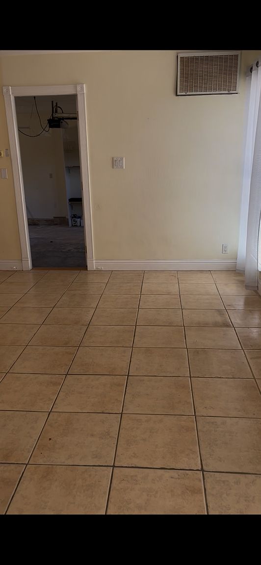 2592 Santa Barbara Dr photo 4