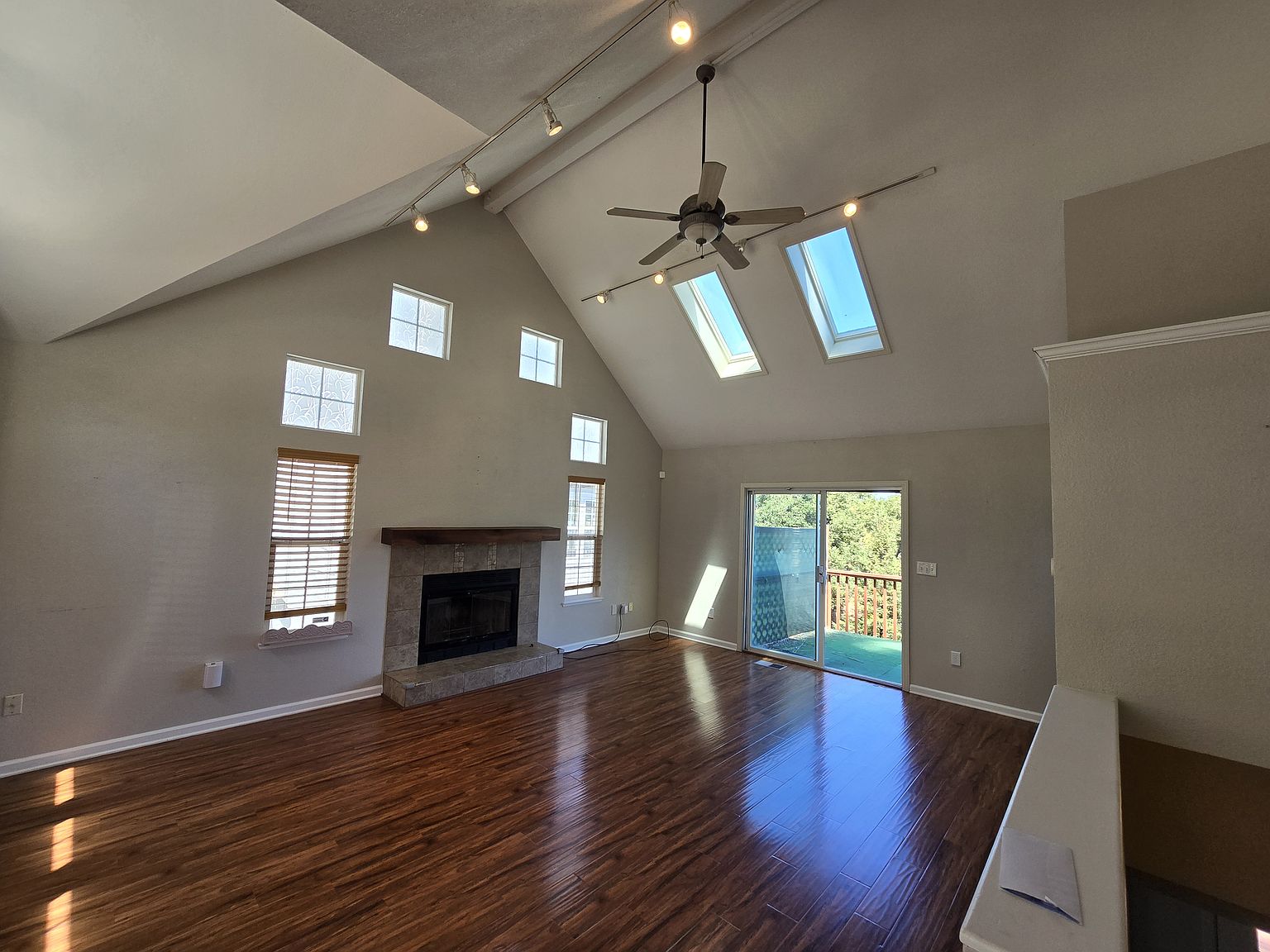 1160 Arlington Way photo 4