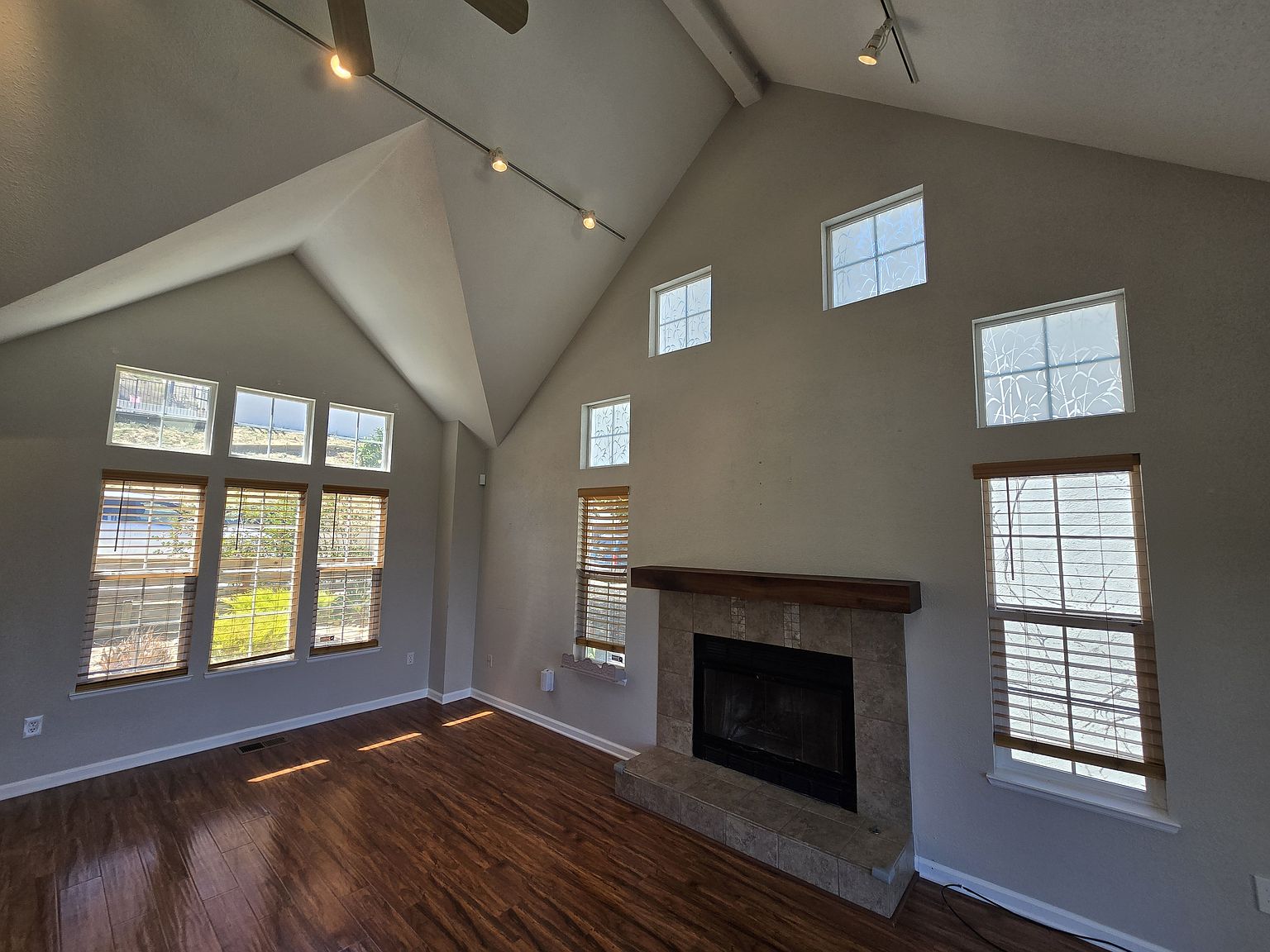 1160 Arlington Way photo 5