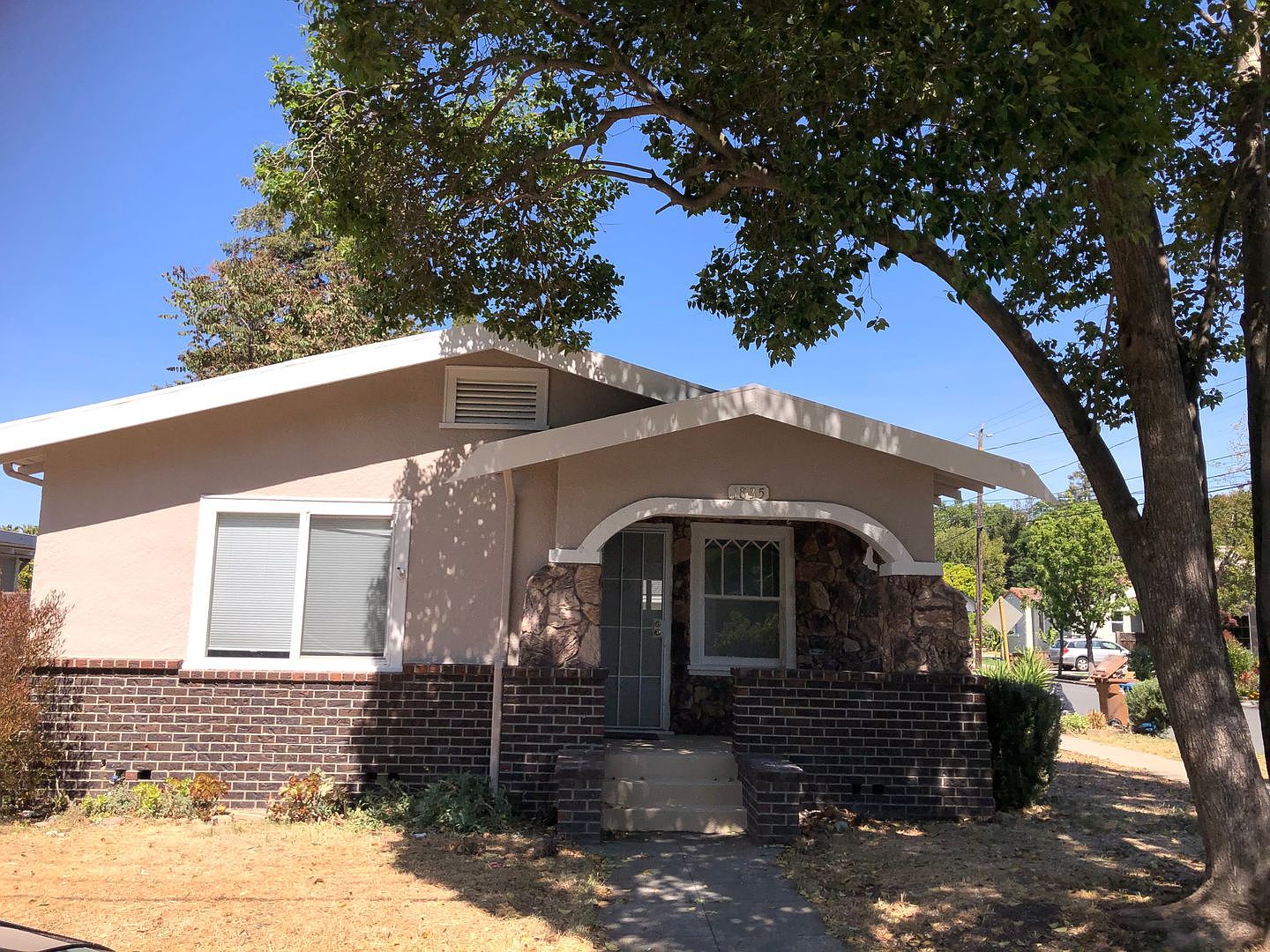 1835 Estudillo St Martinez, CA 94553 photo 3