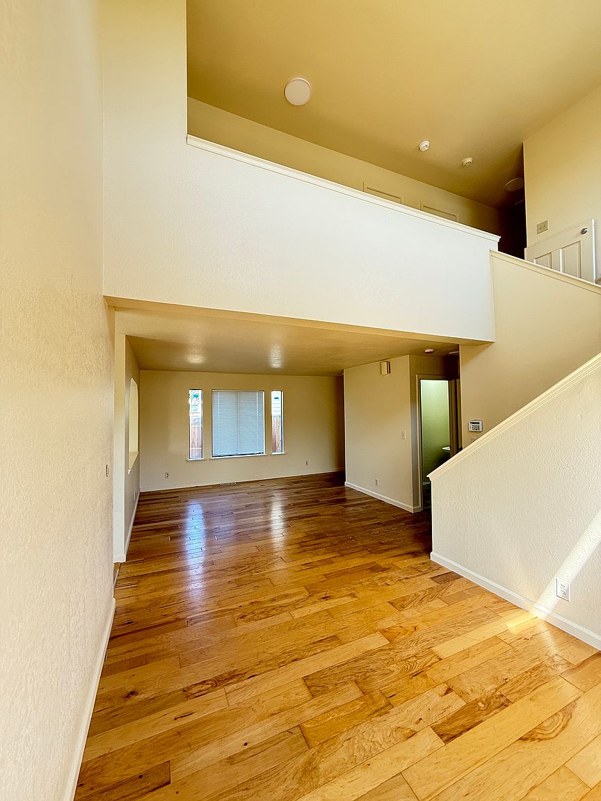 2610 Sycamore St photo 5