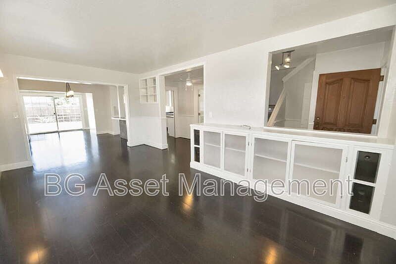 2359 Prune St photo 5