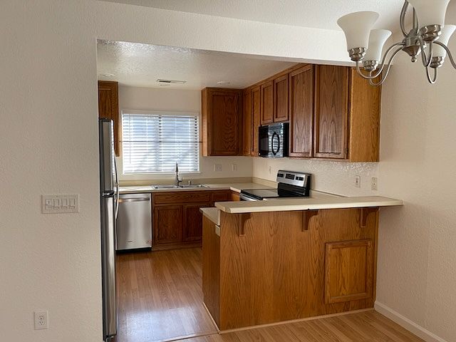 252 Usher Dr photo 3