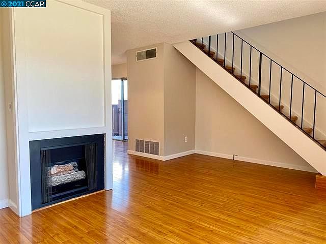 1218 Marionola Way photo 5