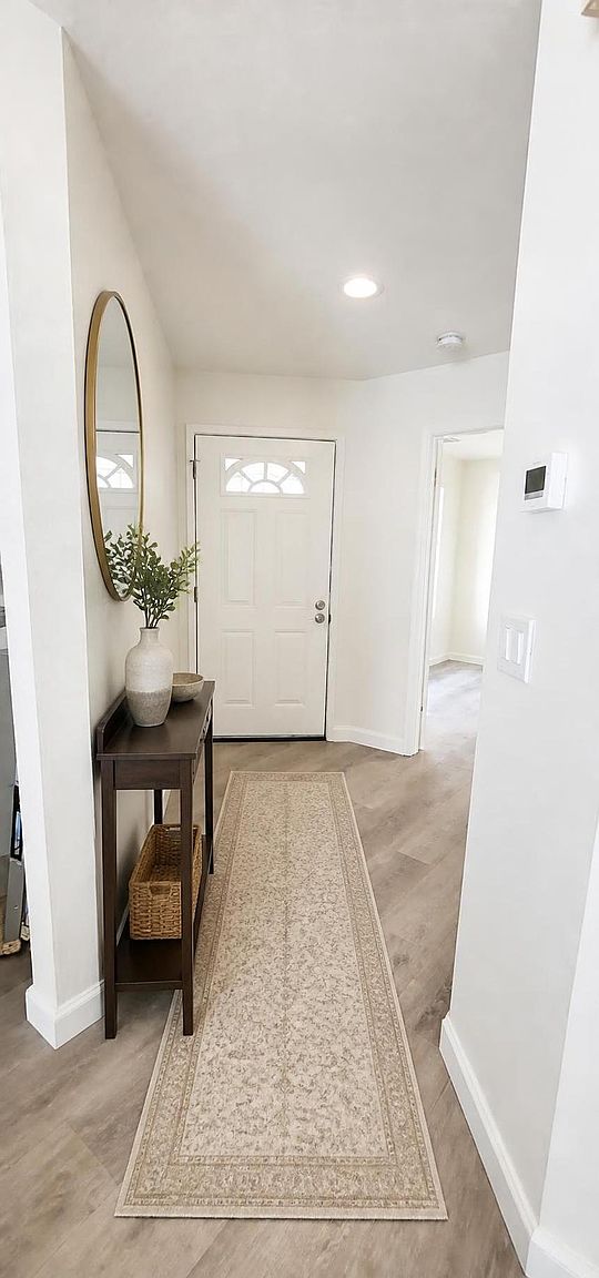 1105 Devonwood photo 4