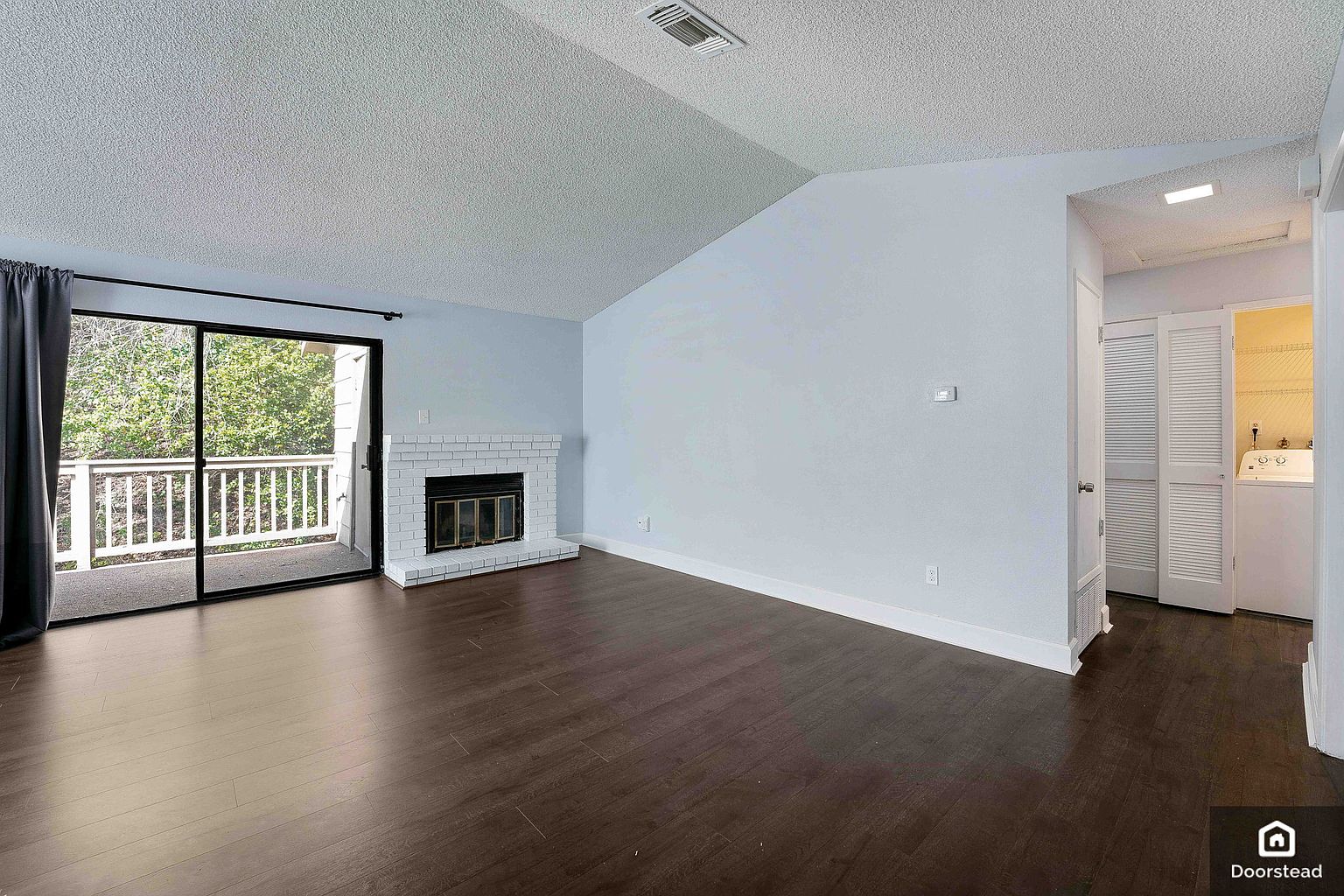 1504 Chelsea photo 5