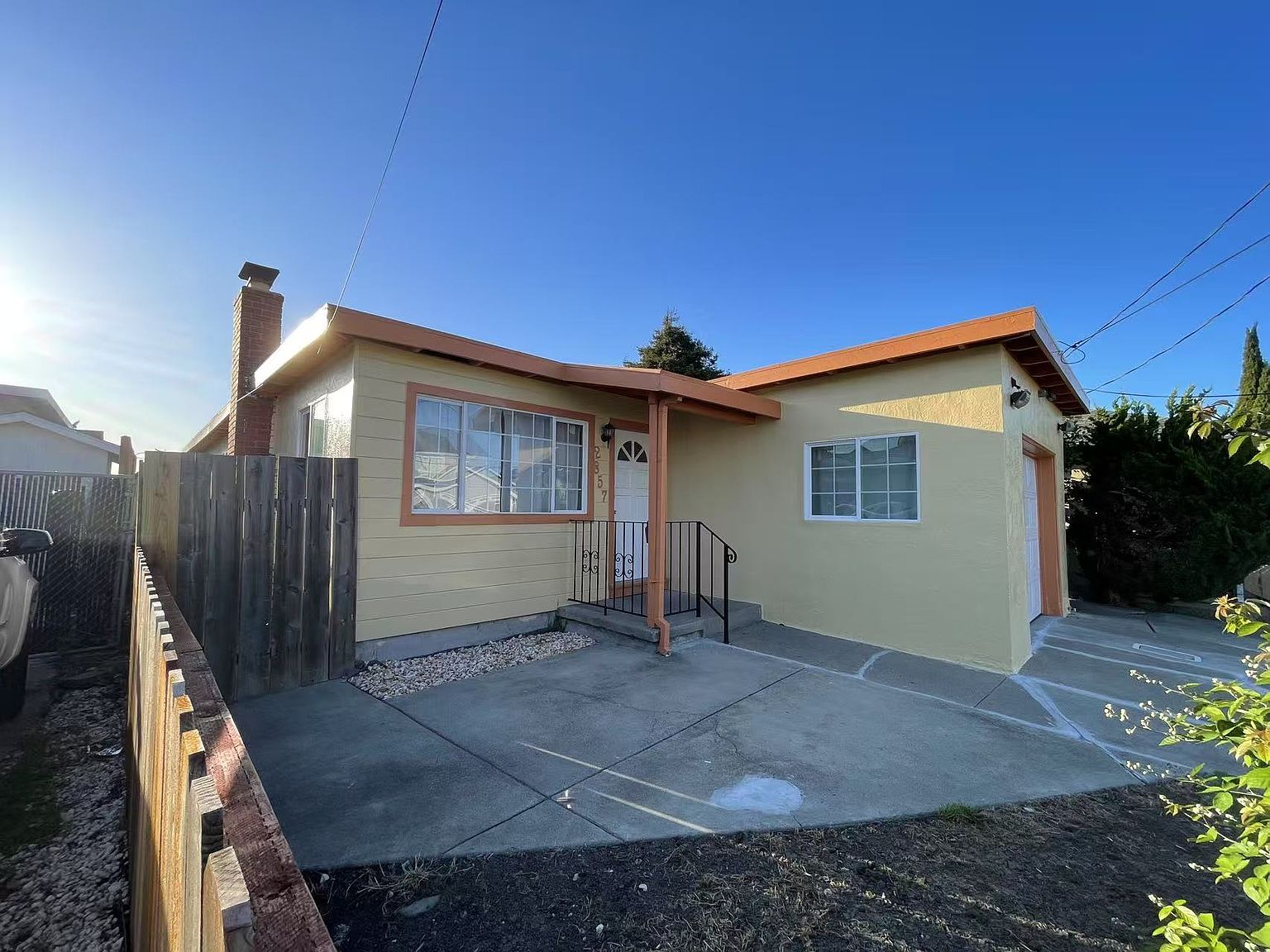 2857 16th St photo 2