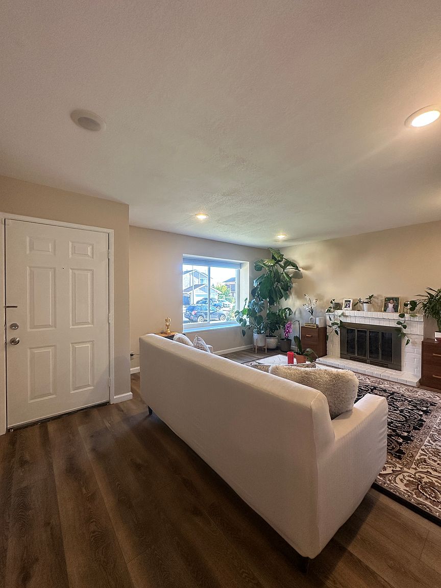 1465 Madrone Way photo 5