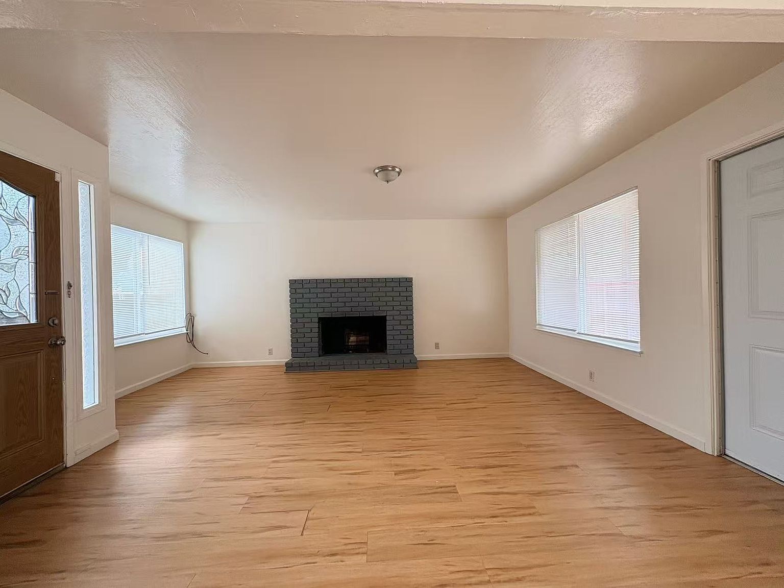 3160 Birmingham Dr photo 2