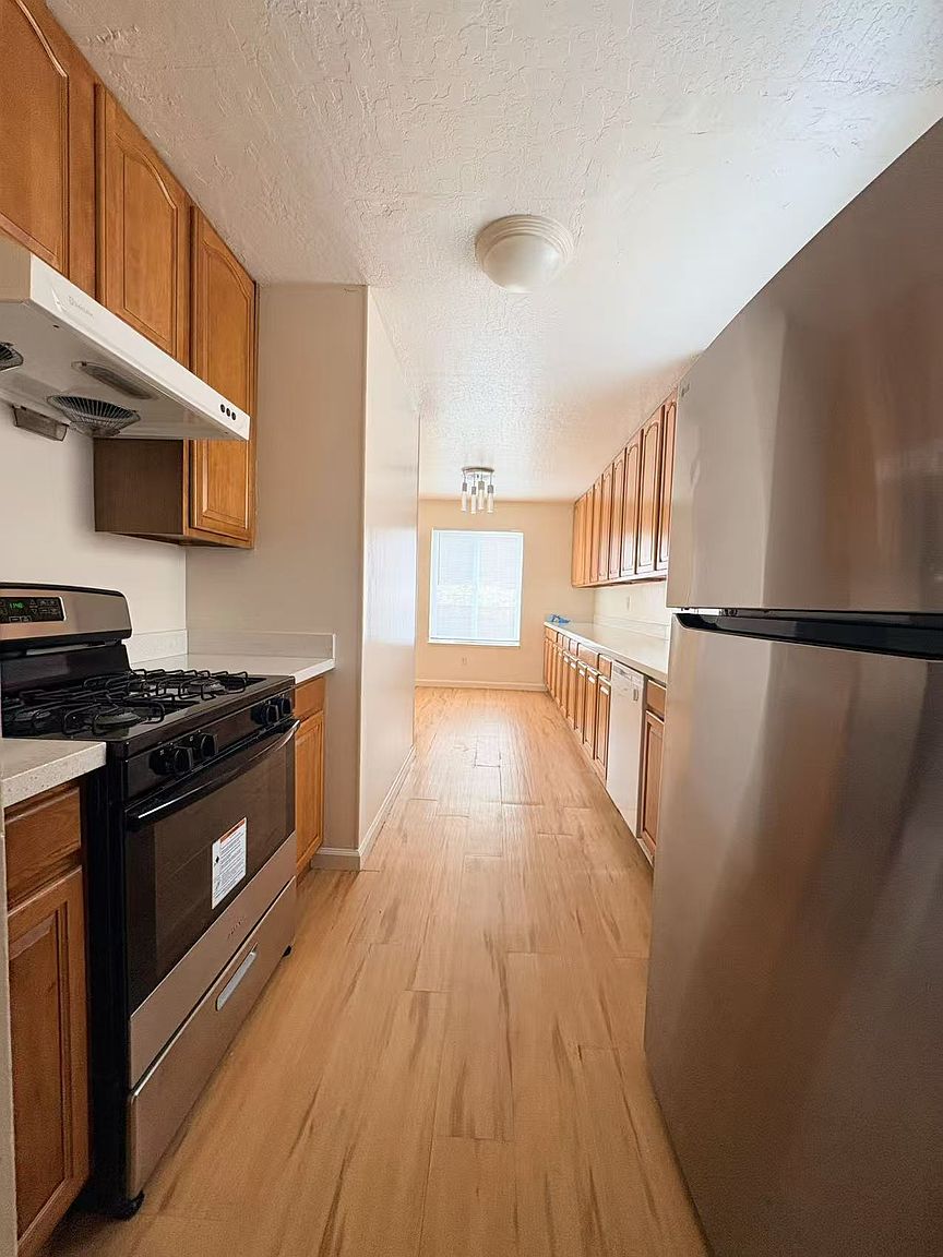 3160 Birmingham Dr photo 5