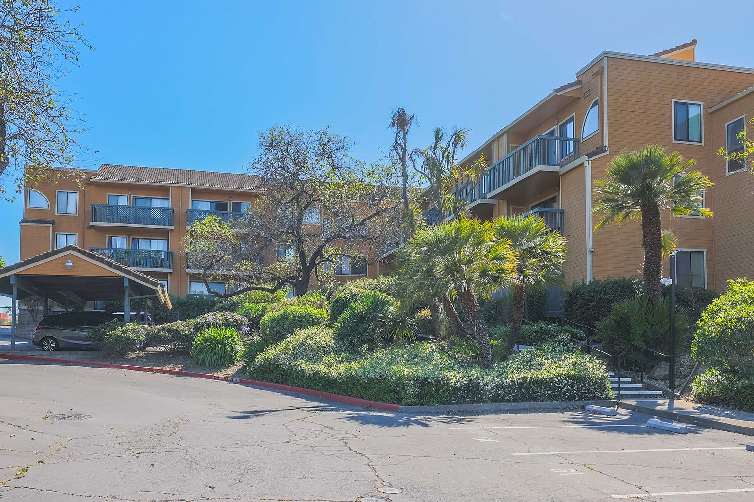 Sunny 2 Bed / 1 Bath Condo with Private Balcony (2nd Floor) photo 2