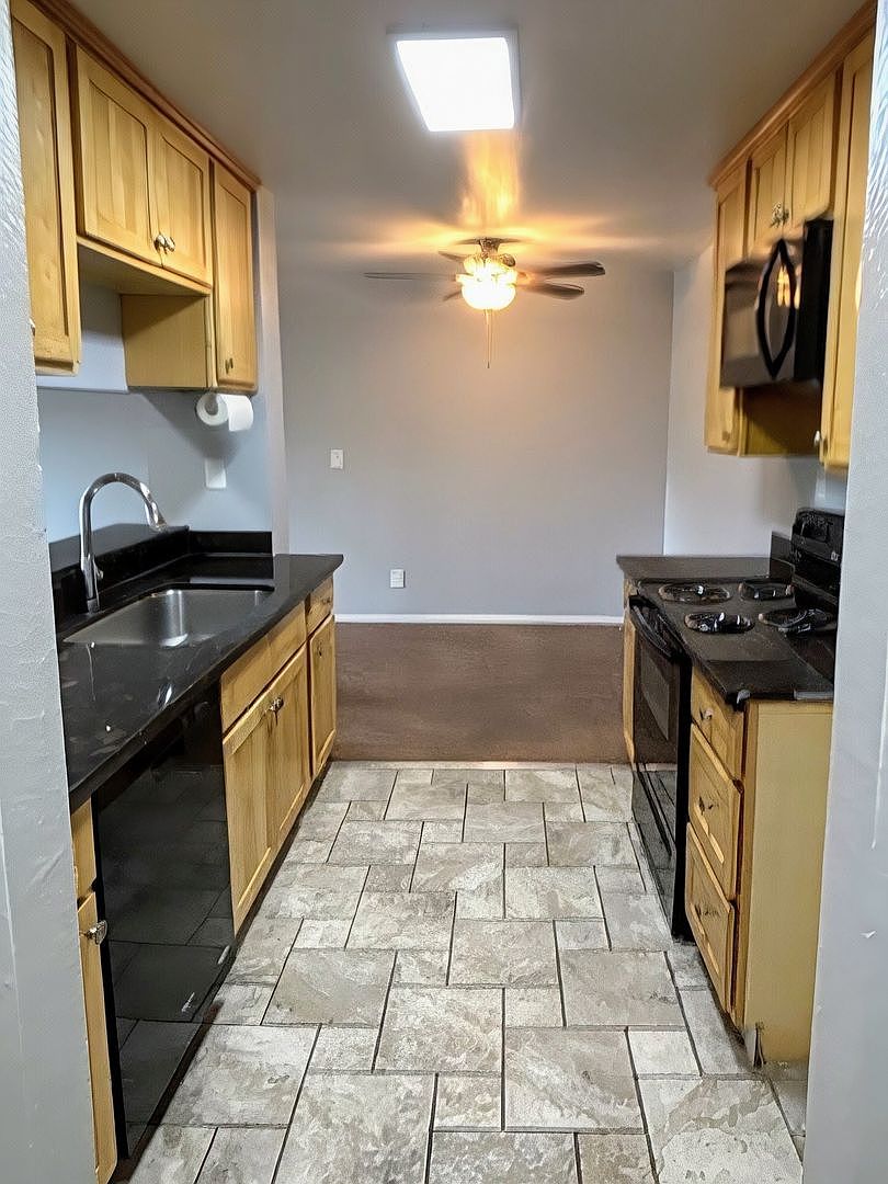 Sunny 2 Bed / 1 Bath Condo with Private Balcony (2nd Floor) photo 5