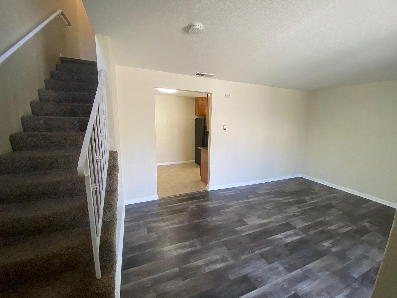 4750 Appian Way photo 3