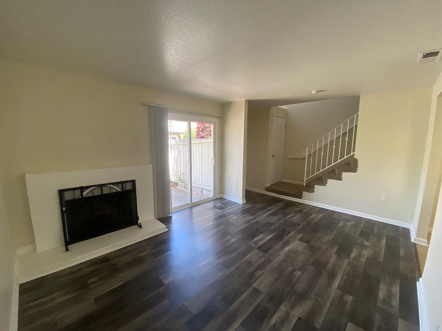 4750 Appian Way photo 4