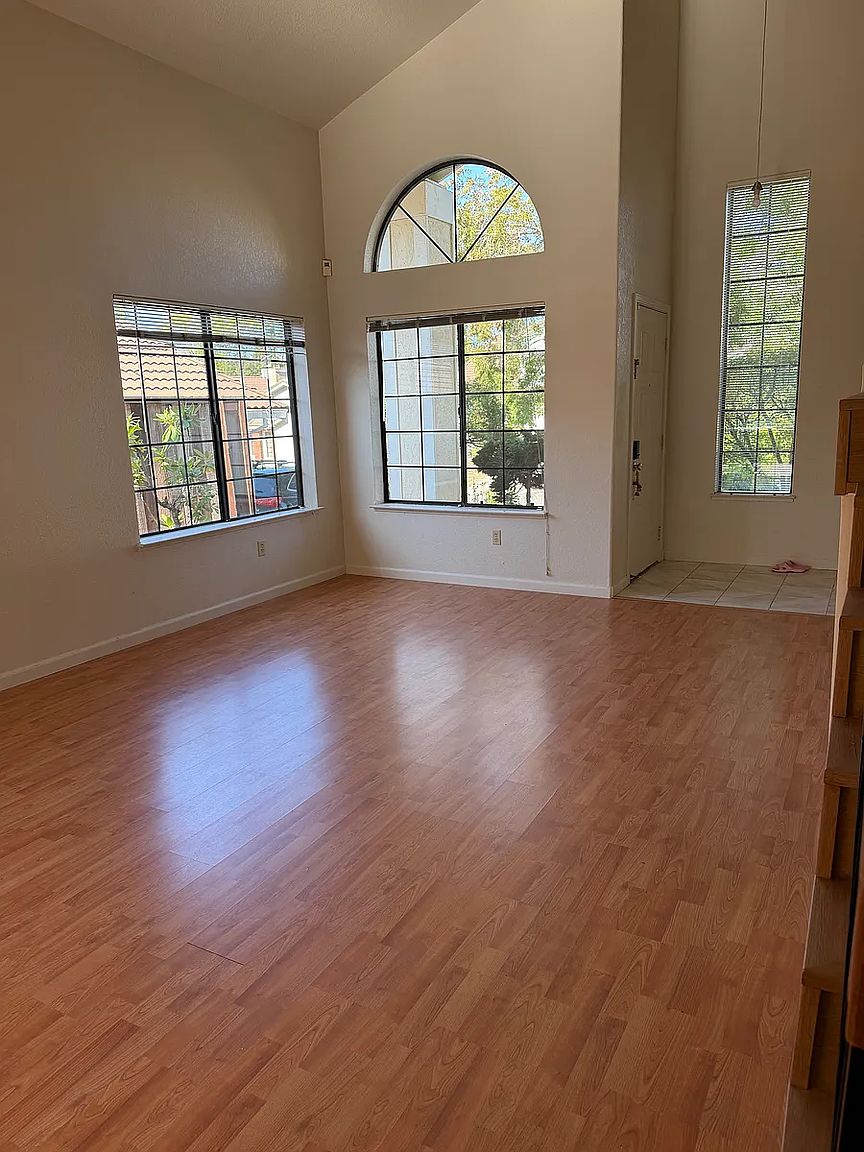 5559 Cerro Norte Dr