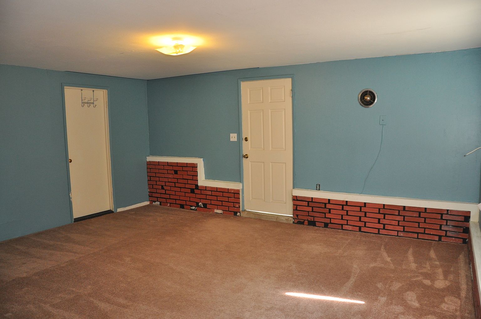 6112 Jordan Ave photo 5