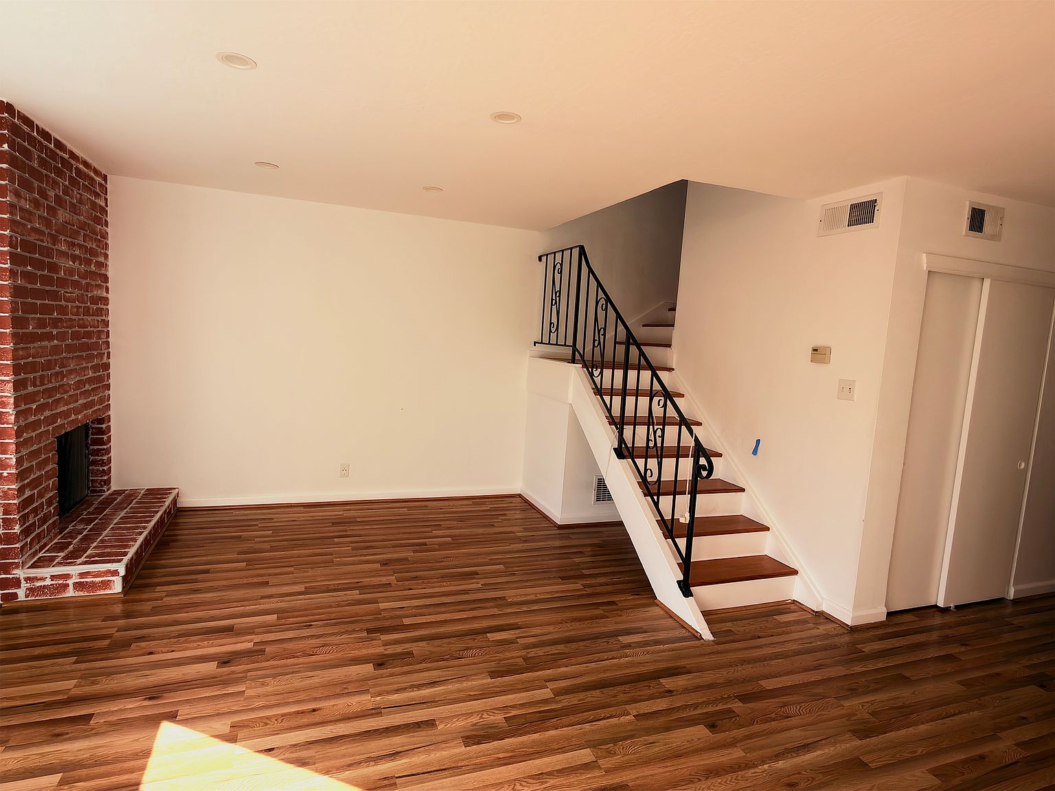 1156 Richmond St photo 3