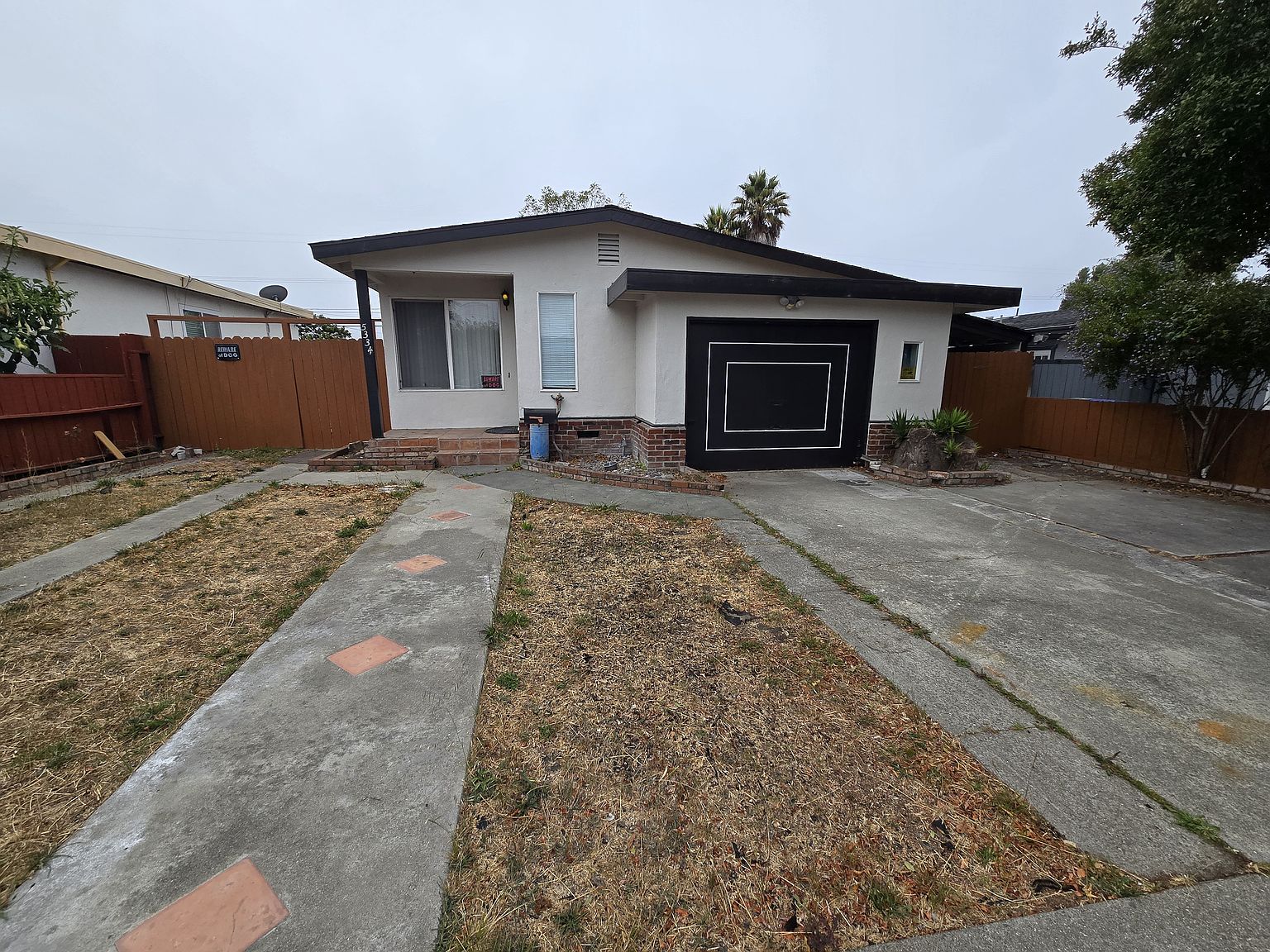 5334 Creely Ave photo 2
